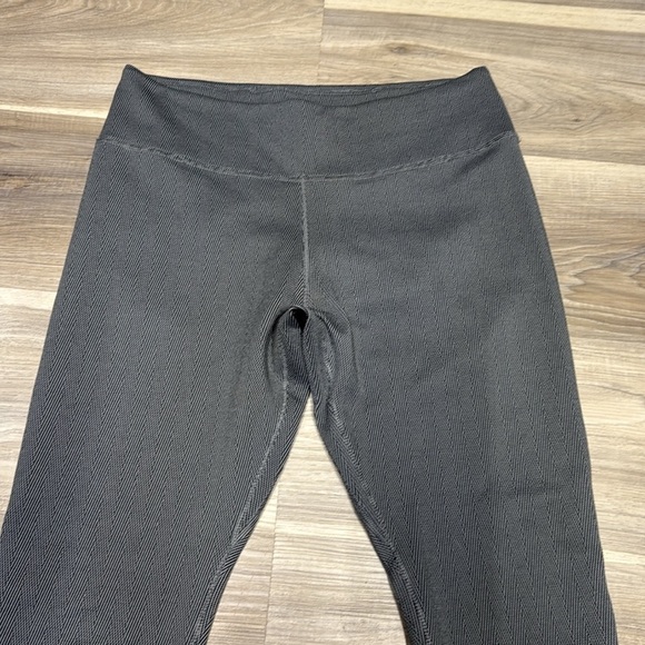 Nike gray athletic leggings size medium - Picture 4 of 10
